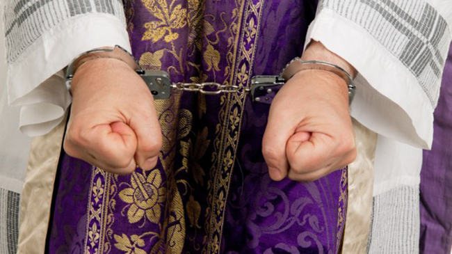 FN kræver alle sexmistænkte præster fjernet